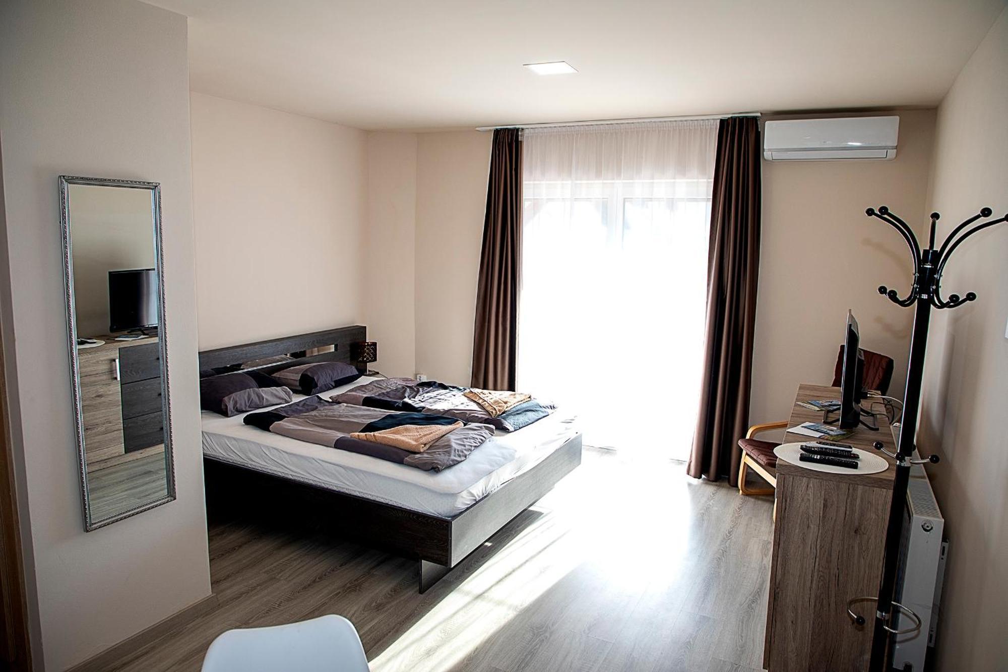 Lux Apartman Buek Exterior foto